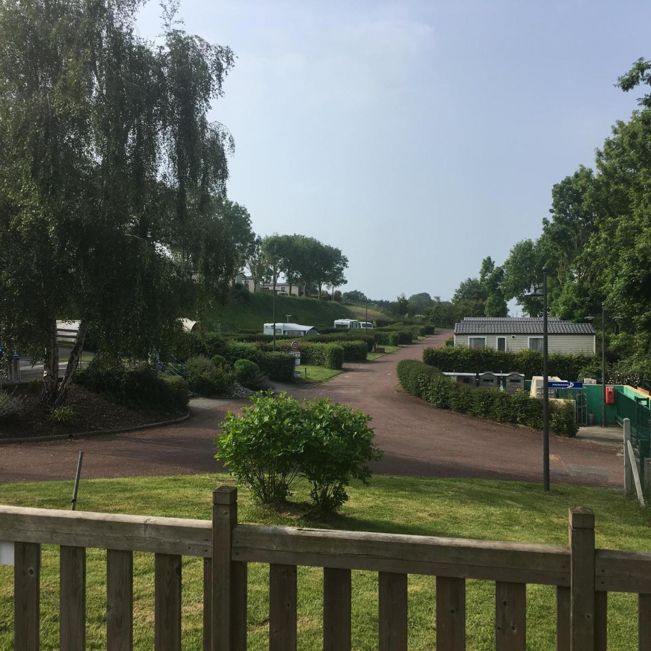 Camping Le Mont Joli Bois Criel-sur-Mer Exterior foto